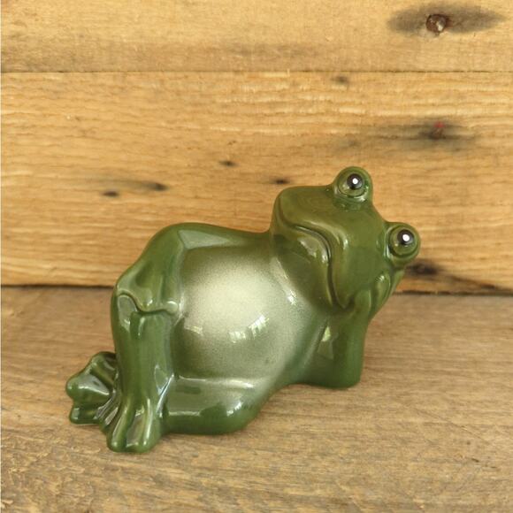 Ceramic Lounging Green Frog Figurine - Picture 1 of 7